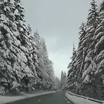 Prive Avec Vue Panoramique Sur Les Montagnes & Proche Alpstuga