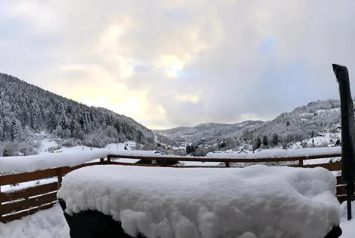 Prive Avec Vue Panoramique Sur Les Montagnes & Proche *