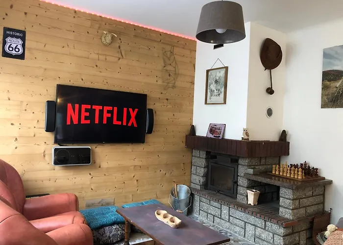 Prive Avec Vue Panoramique Sur Les Montagnes & Proche *