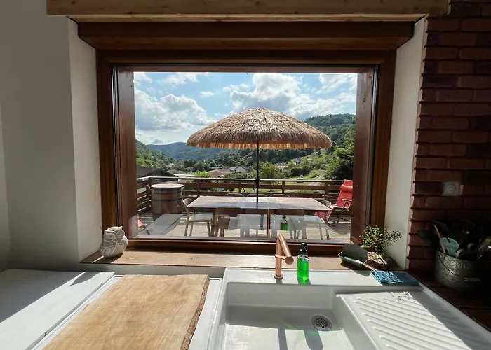 Prive Avec Vue Panoramique Sur Les Montagnes & Proche *