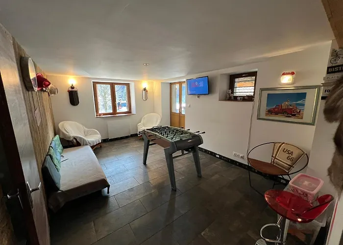 Prive Avec Vue Panoramique Sur Les Montagnes & Proche *